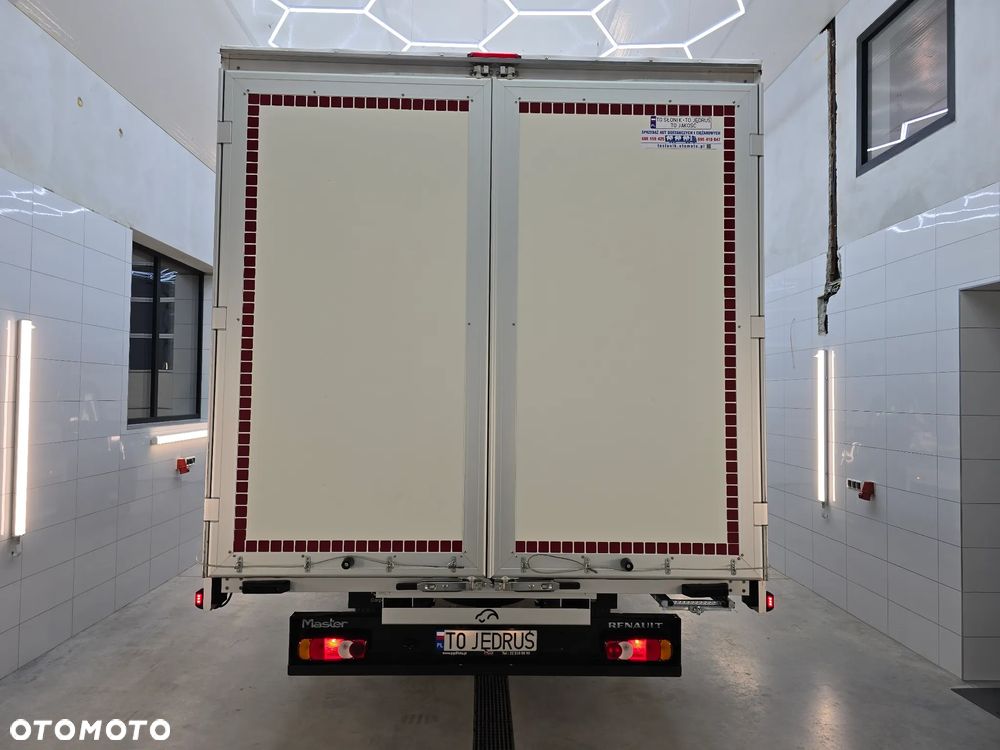 Renault MASTER 12 PALET Tylna OŚ BLIŻNIACZ L4 RWD - DBL Extra 2,3 DCI 165 KM MAXI Długość5,23cm Szerokośc2,45cm Wysokość2,38cm WZMOCNIONE TYLNE ZAWIESZENIE RESOR + PODUSZKI PNEŁMATYCZNE TEMPOMAT FOTEL KIEROWCY PNEŁMATYCZNY LEDY KABINA SYPIALNIANA XL NA GWARANCJA 40 Tyś km STAN JAK NOWY - 13