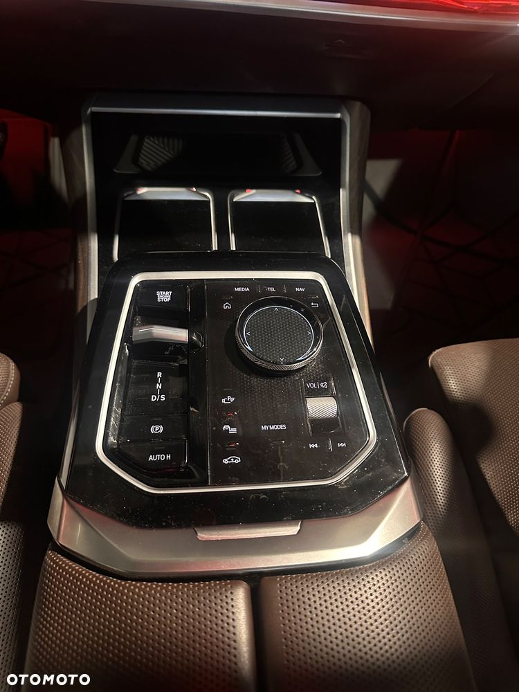 BMW Seria 7 730d xDrive mHEV - 13