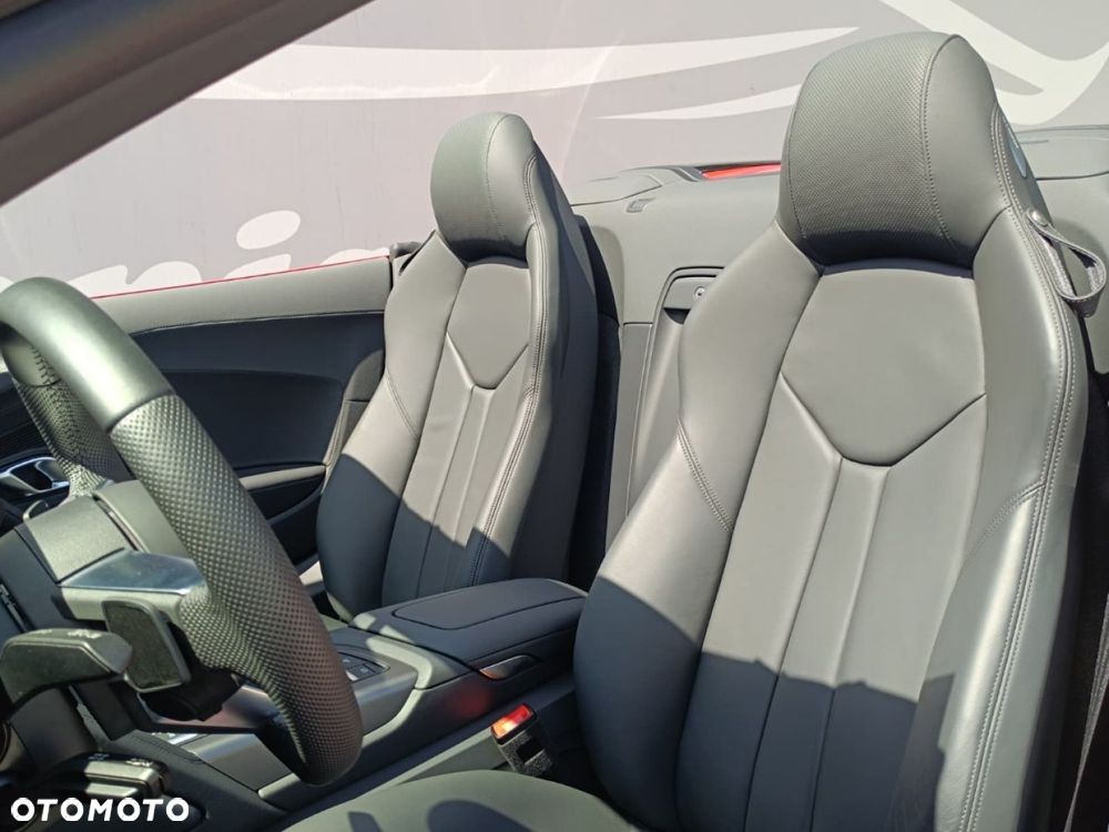 Audi R8 Spyder - 21