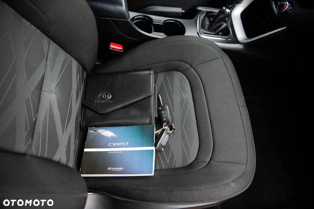 Kia Ceed 1.4 CVVT Vision - 40