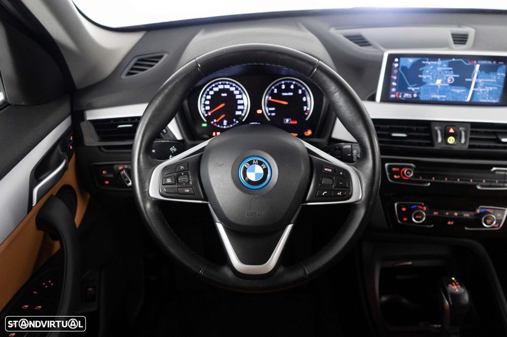 BMW X1 25 e xDrive Corporate Edition - 26