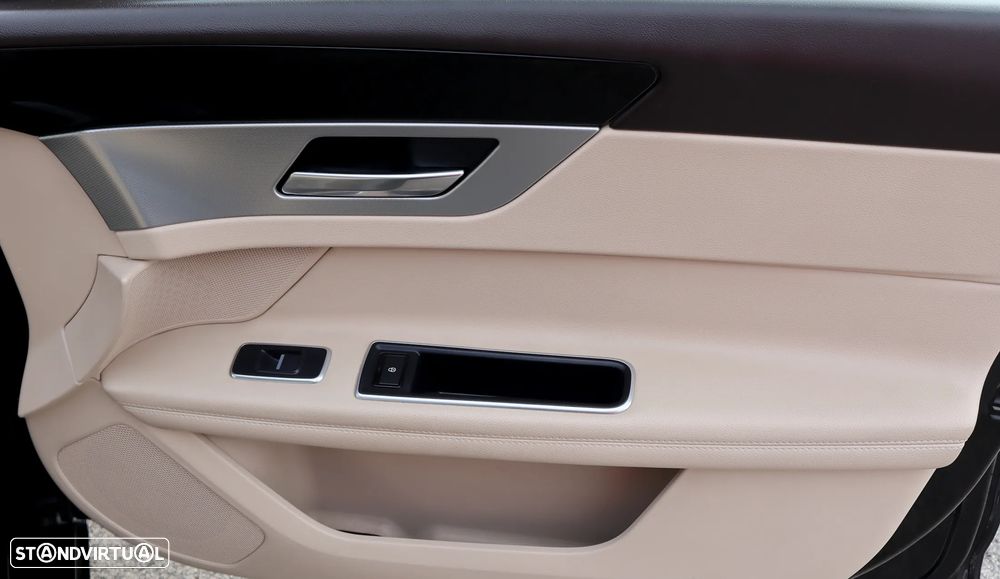 Jaguar XF E-Performance Prestige - 28