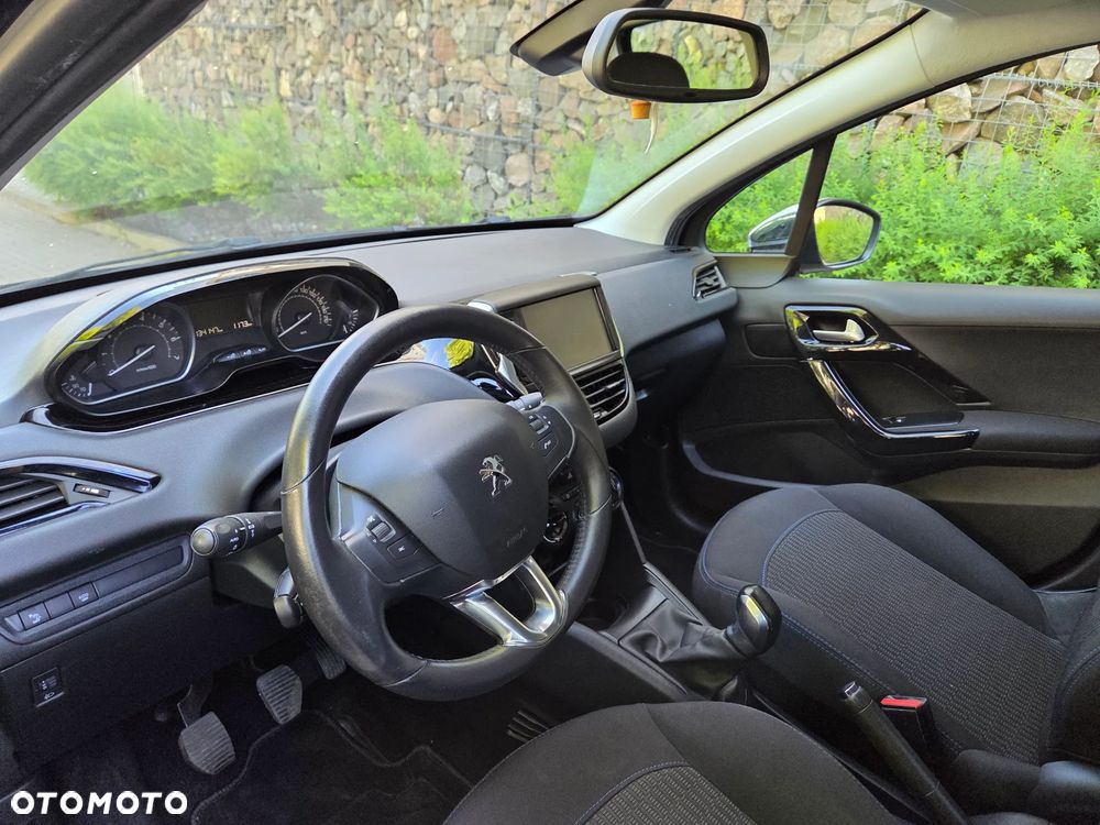 Peugeot 208 1.2 PureTech GPF Signature S&S - 7