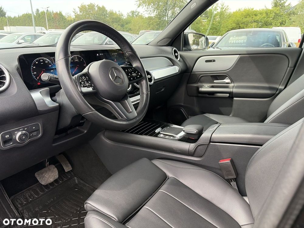 Mercedes-Benz GLB - 10