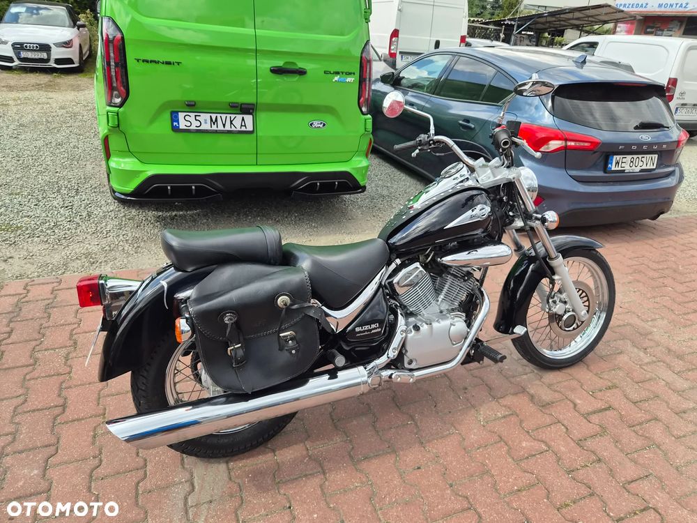 Suzuki Intruder - 4