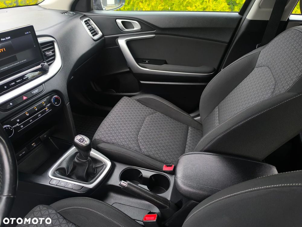 Kia Ceed 1.6 CRDi mHEV S - 20