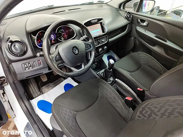 Renault Clio - 22