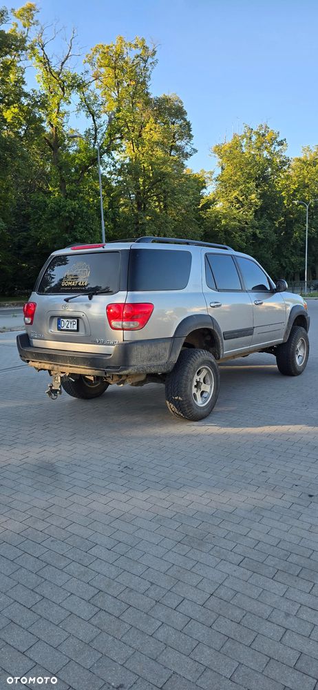 Toyota Sequoia - 4