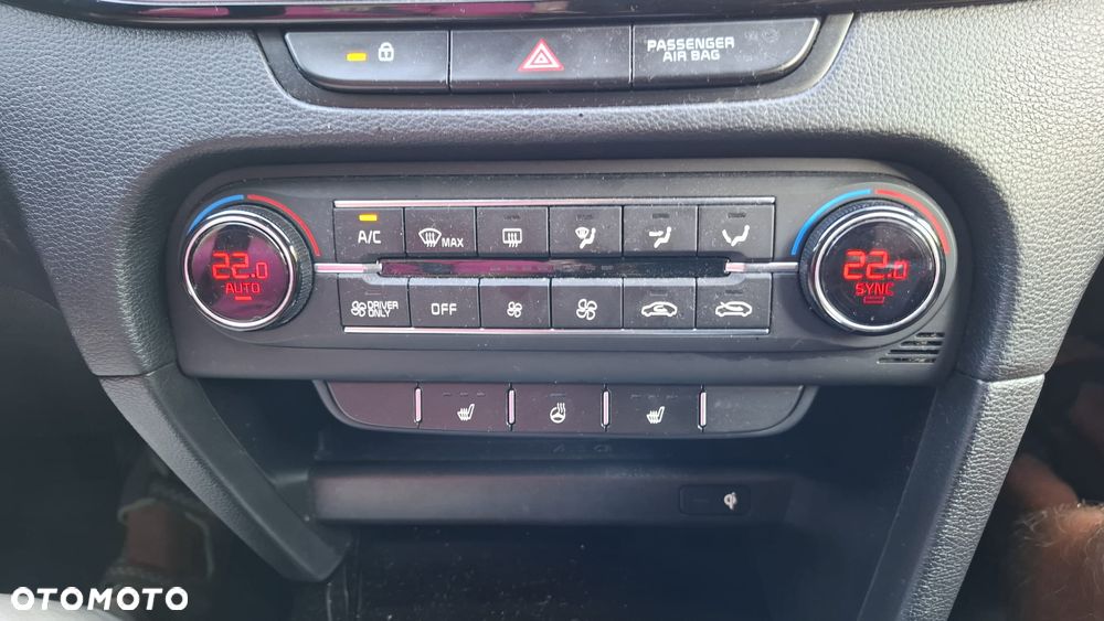 Kia XCeed 1.6 GDI PHEV L Business Line DCT - 32