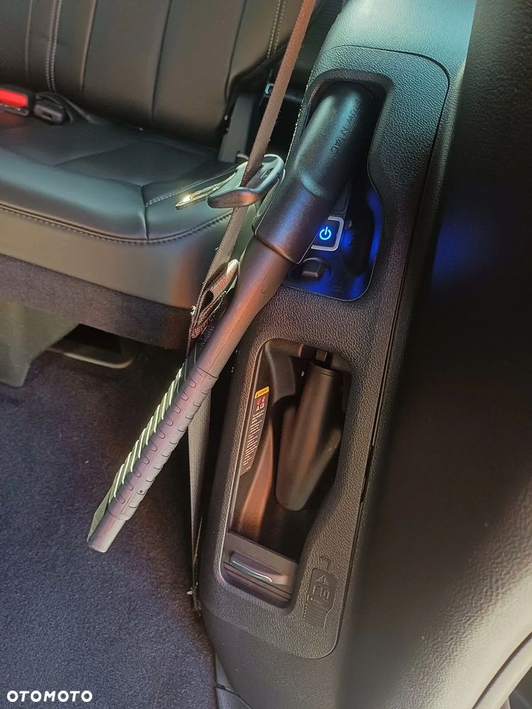 Chrysler Pacifica - 15