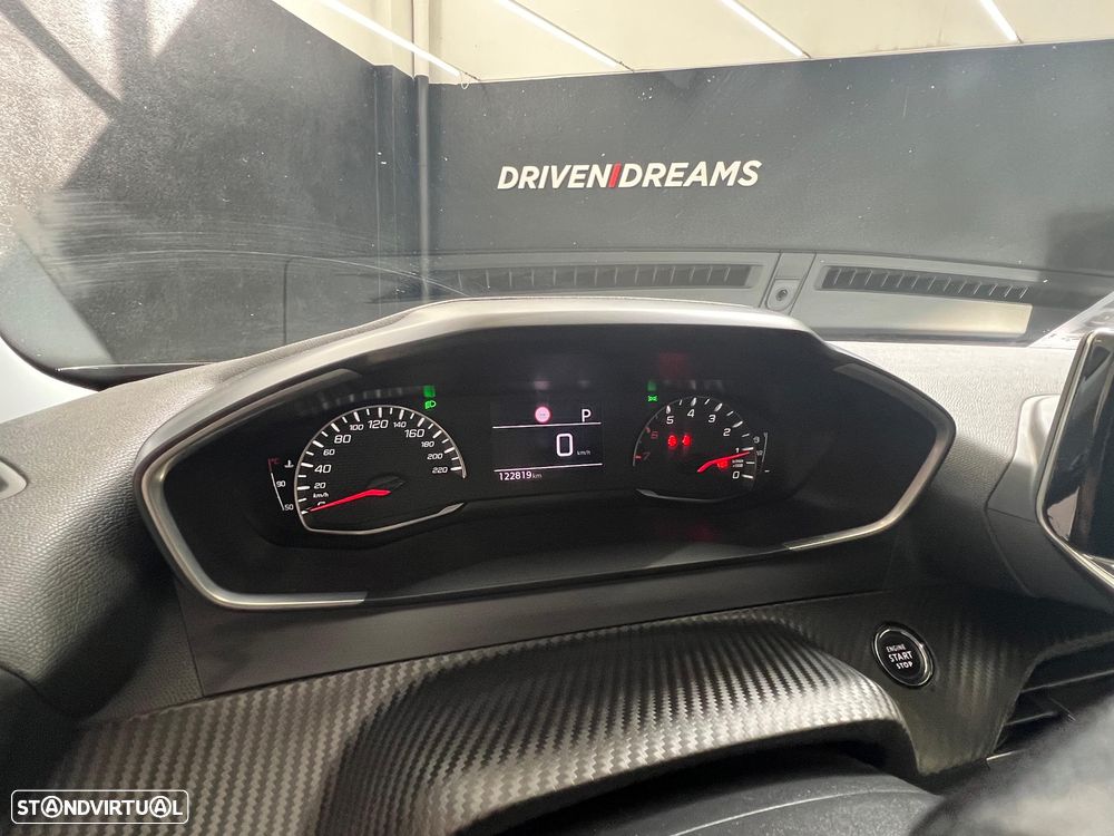 Peugeot 2008 1.2 PureTech Allure Pack EAT8 - 8