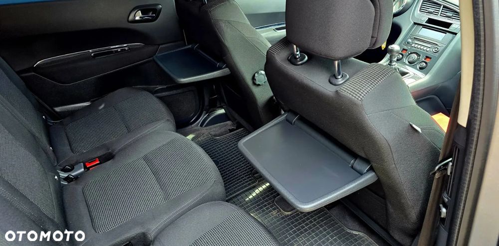 Peugeot 5008 1.6 HDi Family 7os - 14