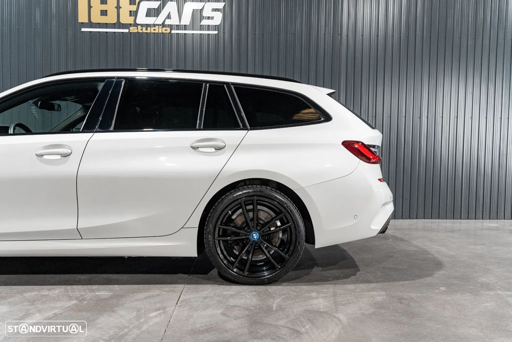 BMW 330 e Touring Pack M Auto - 36
