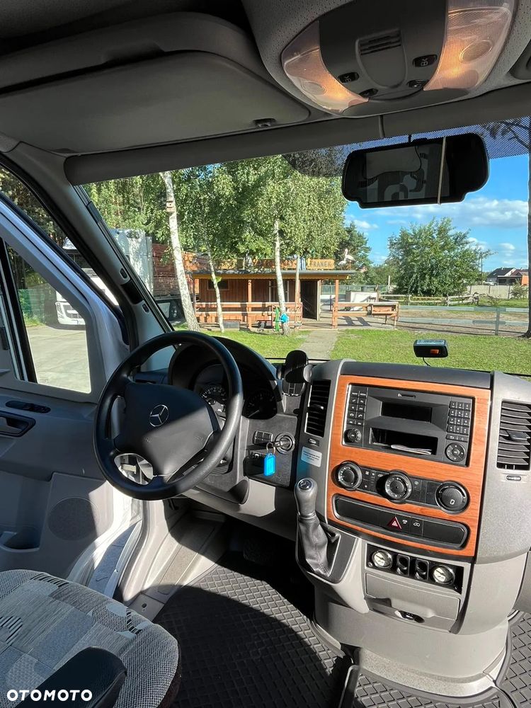 Mercedes-Benz Sprinter - 15