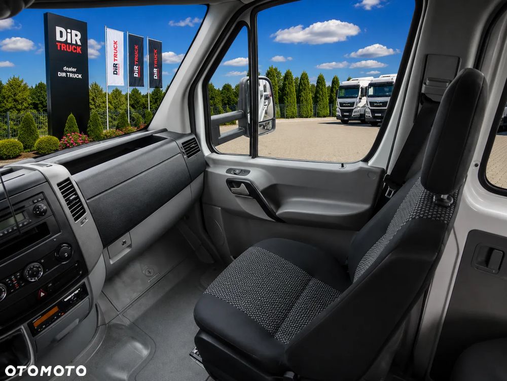 Mercedes-Benz Sprinter - 9