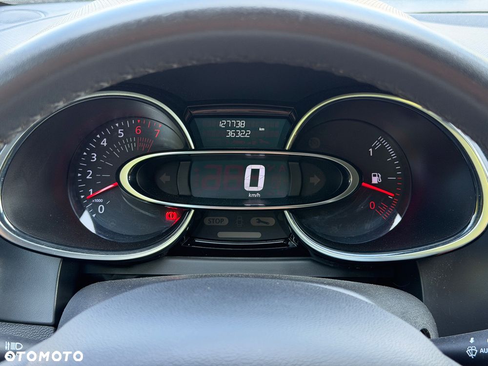 Renault Clio 1.2 16V 75 Limited - 15
