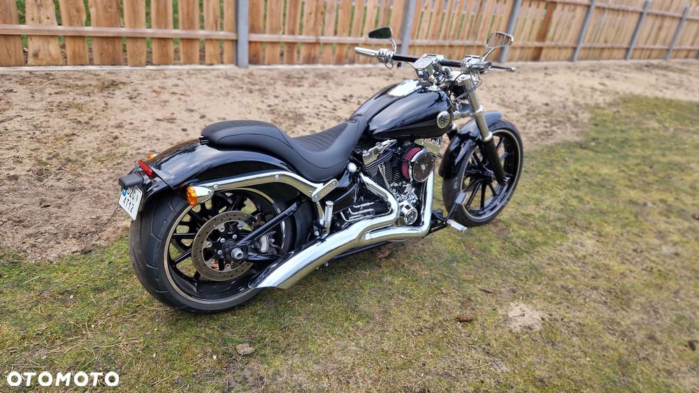 Harley-Davidson Softail Breakout - 2