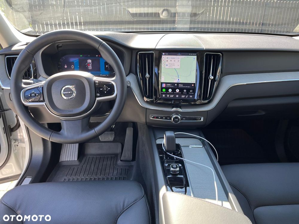 Volvo XC 60 B5 B AWD Plus Dark - 33