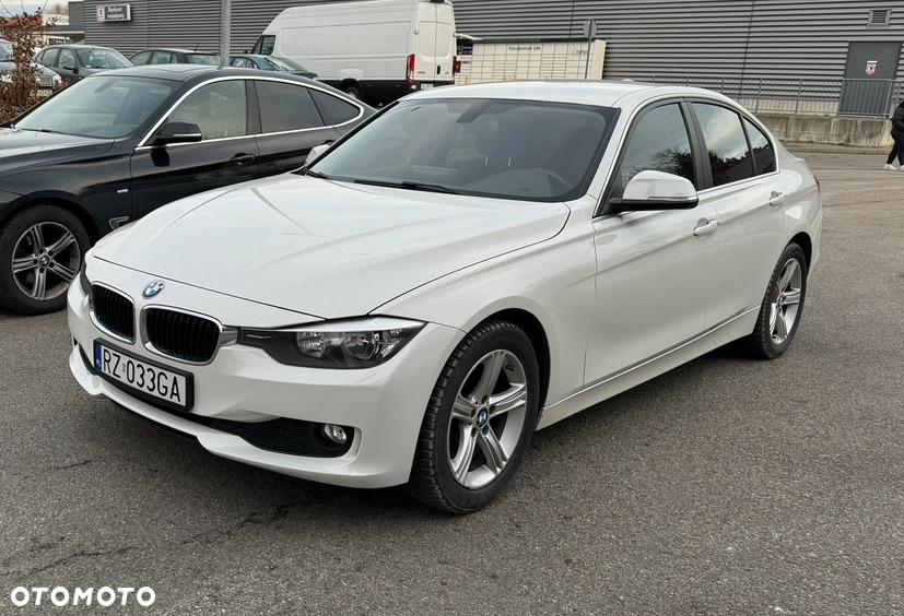 BMW Seria 3 316d - 17