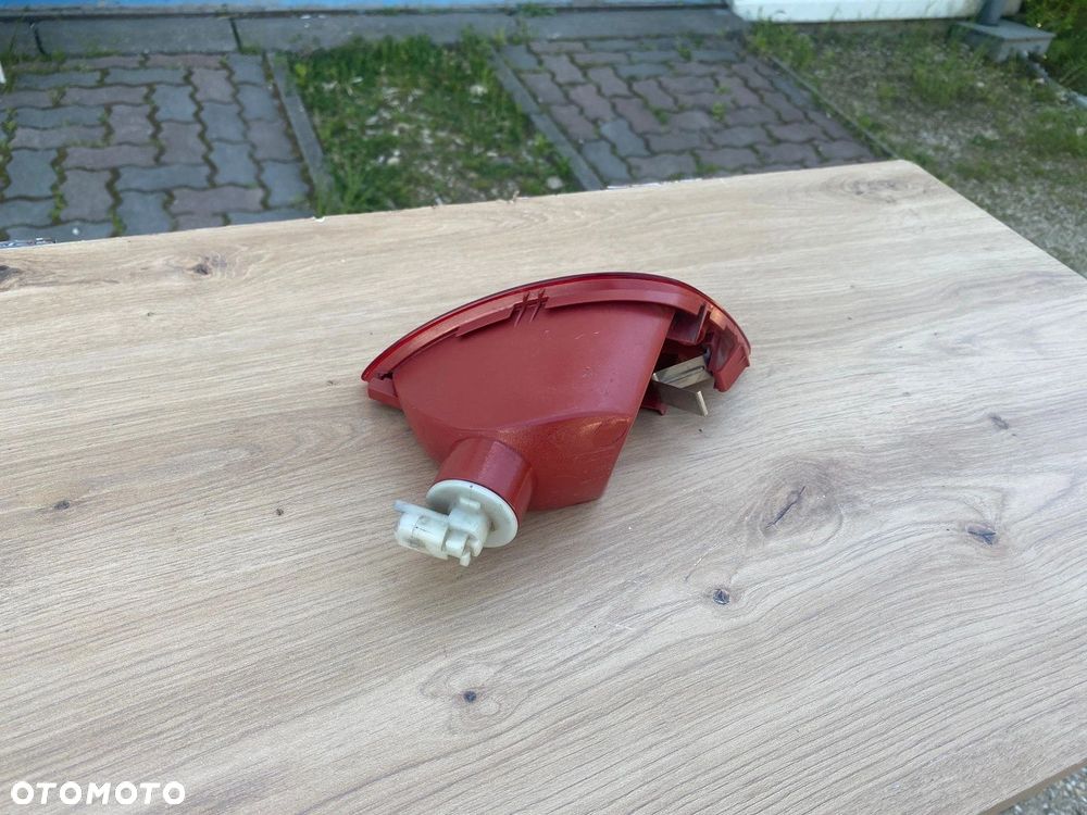 LAMPA PRZECIWMGIELNA TYLNA PRAWA CLIO III LIFT 8200776054 - 4