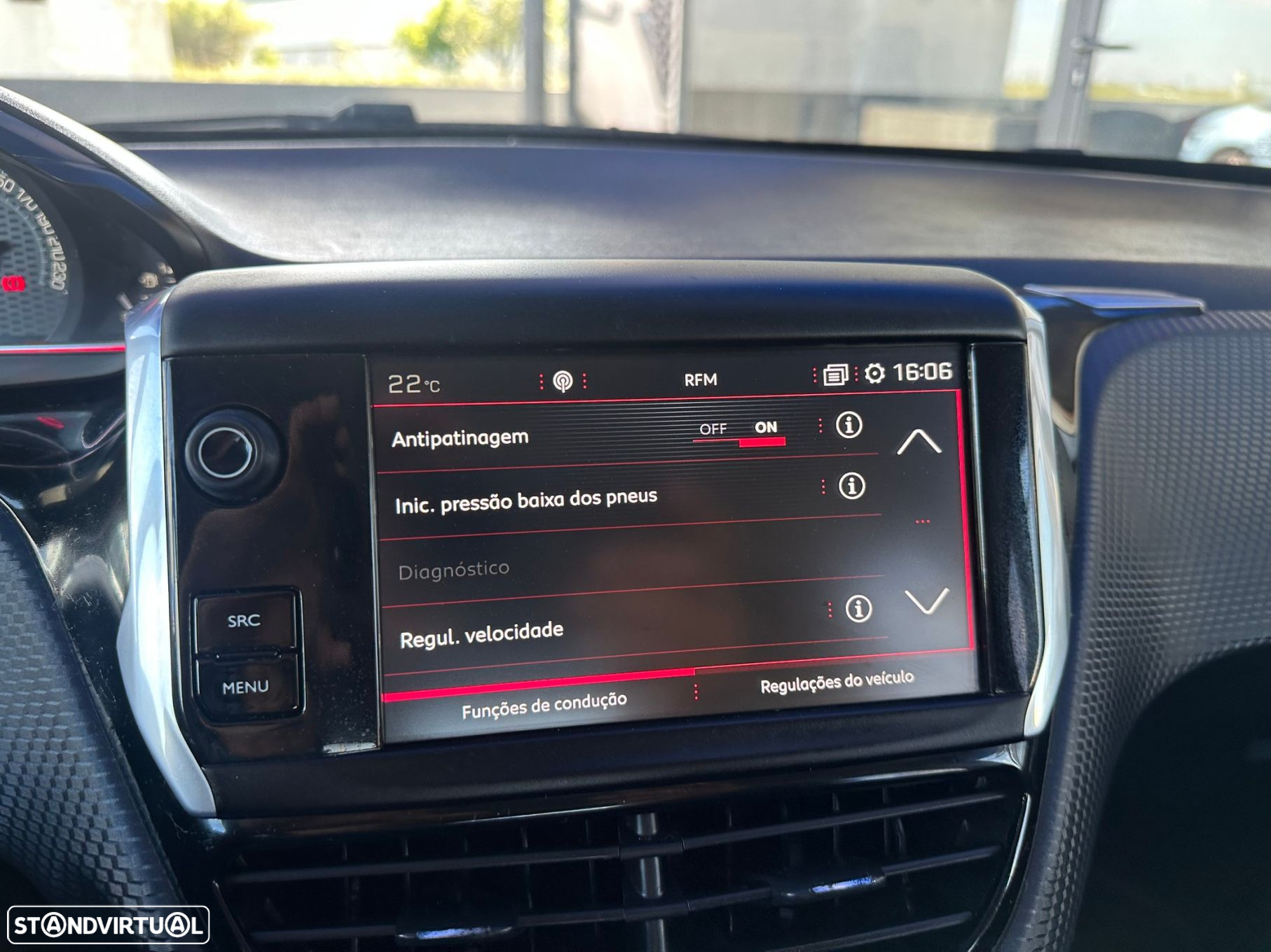 Peugeot 2008 1.2 PureTech GT Line - 31