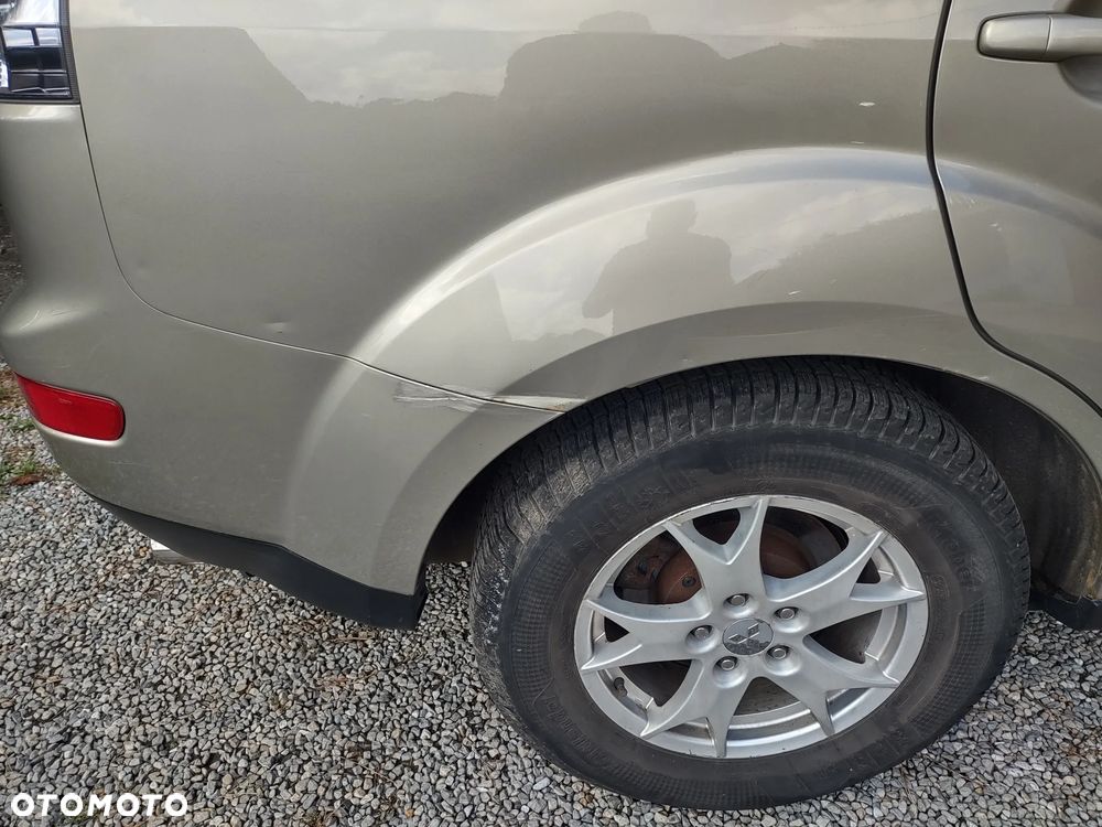 Mitsubishi Outlander 2.0 DID Instyle NAVI - 3