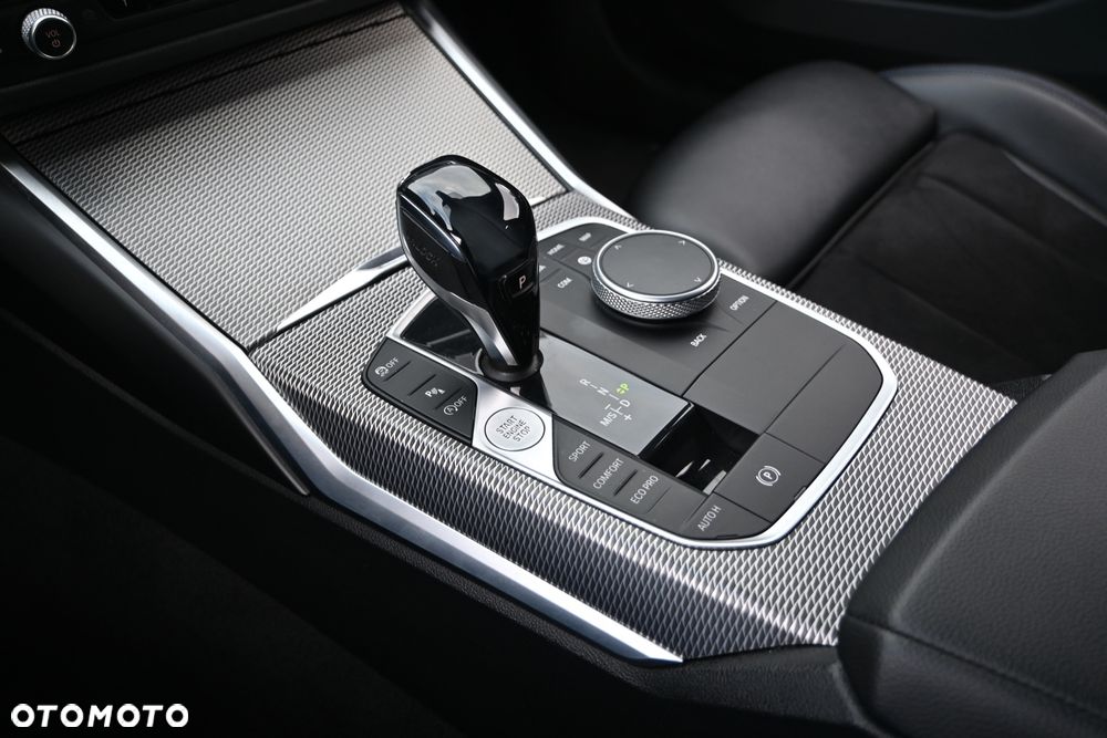BMW Seria 3 320d Edition M Sport Shadow - 14