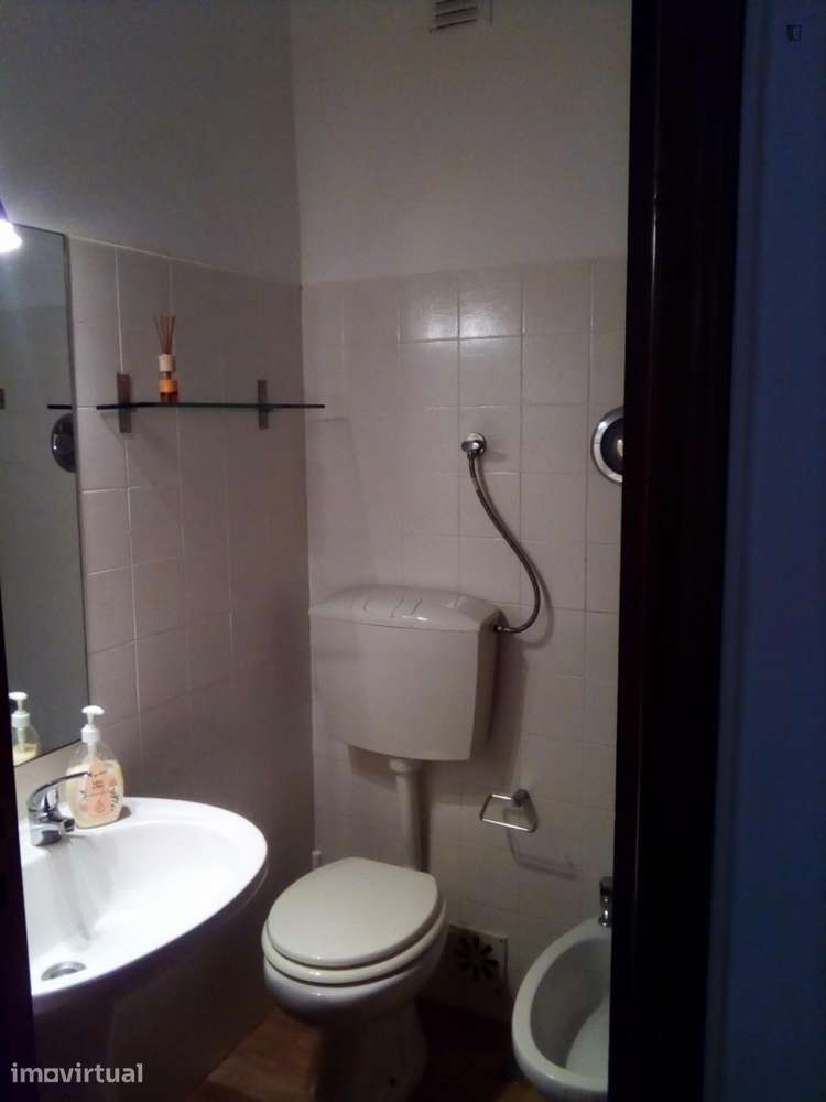 Quarto - localizado em Oeiras Lisbon - Grande imagem: 4/11