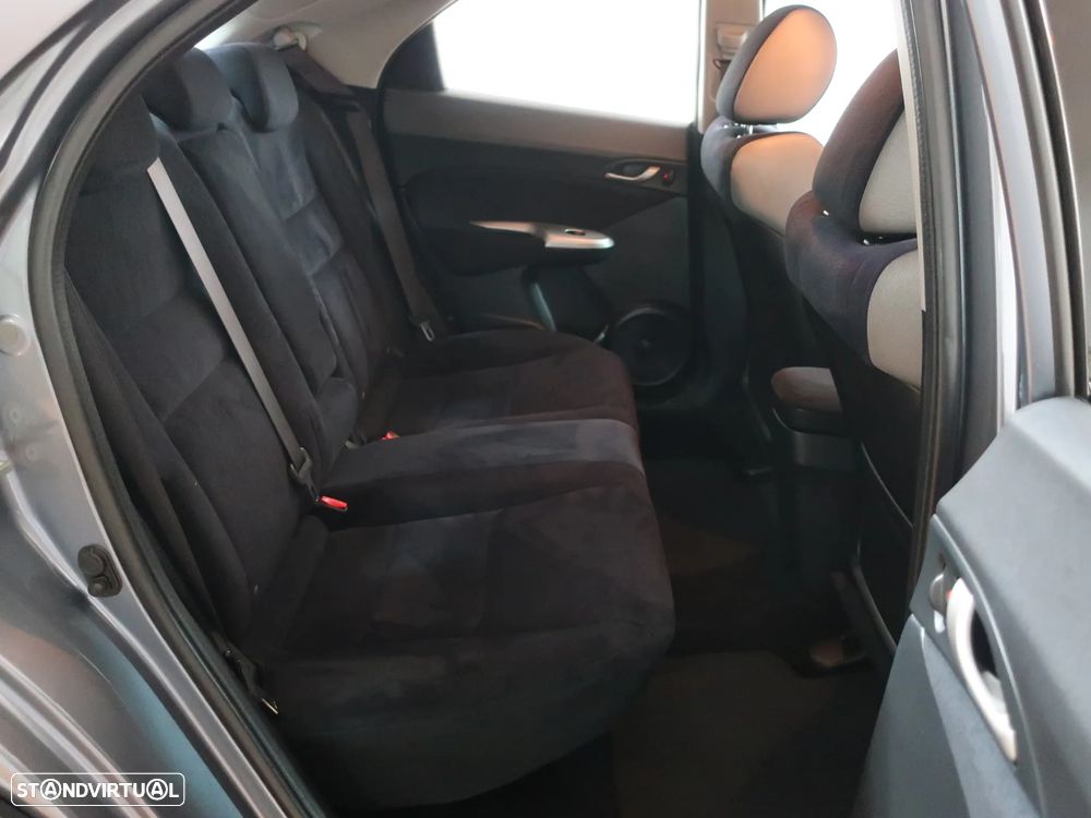 Honda Civic 1.4 Sport - 21