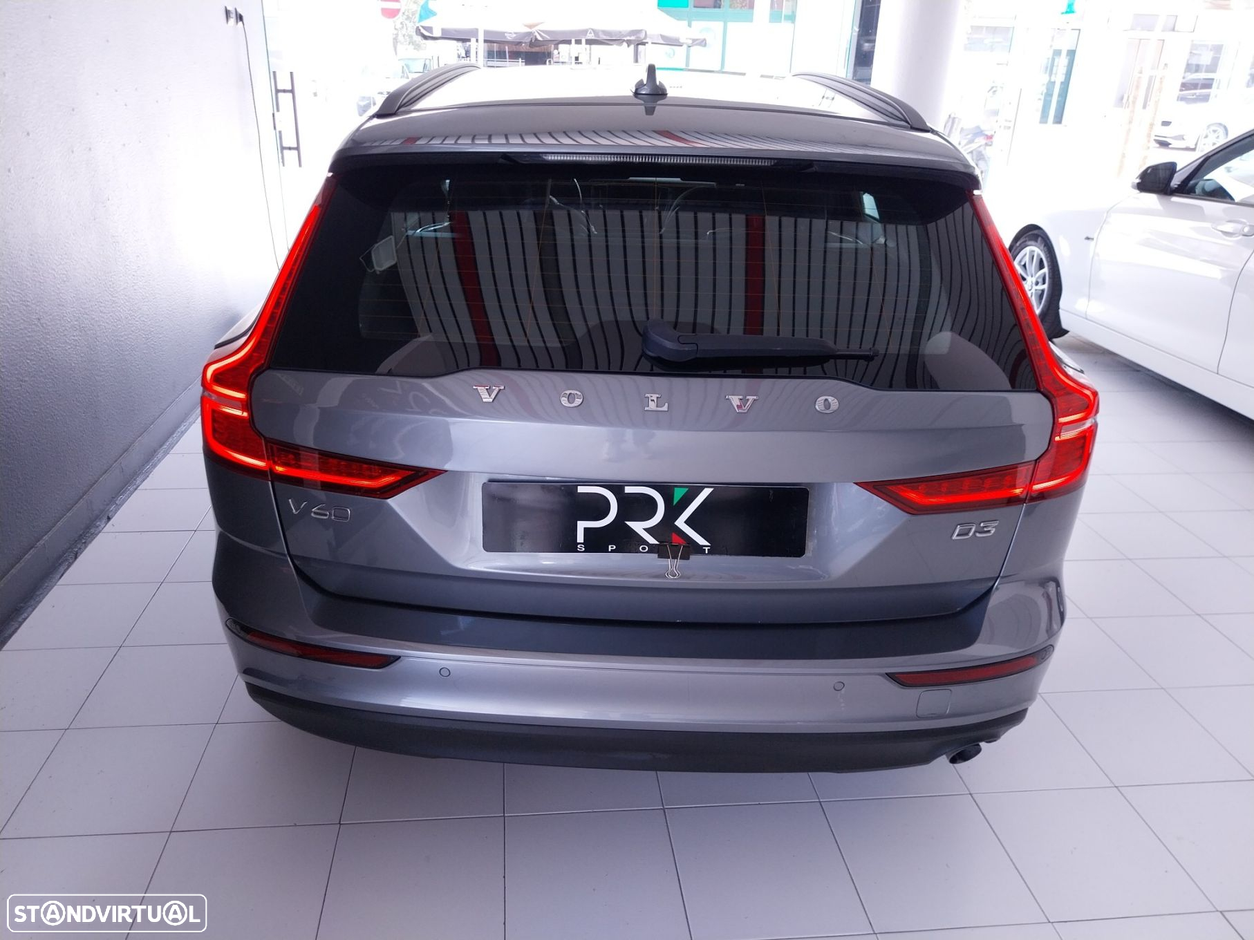 Volvo V60 2.0 D3 Momentum - 5