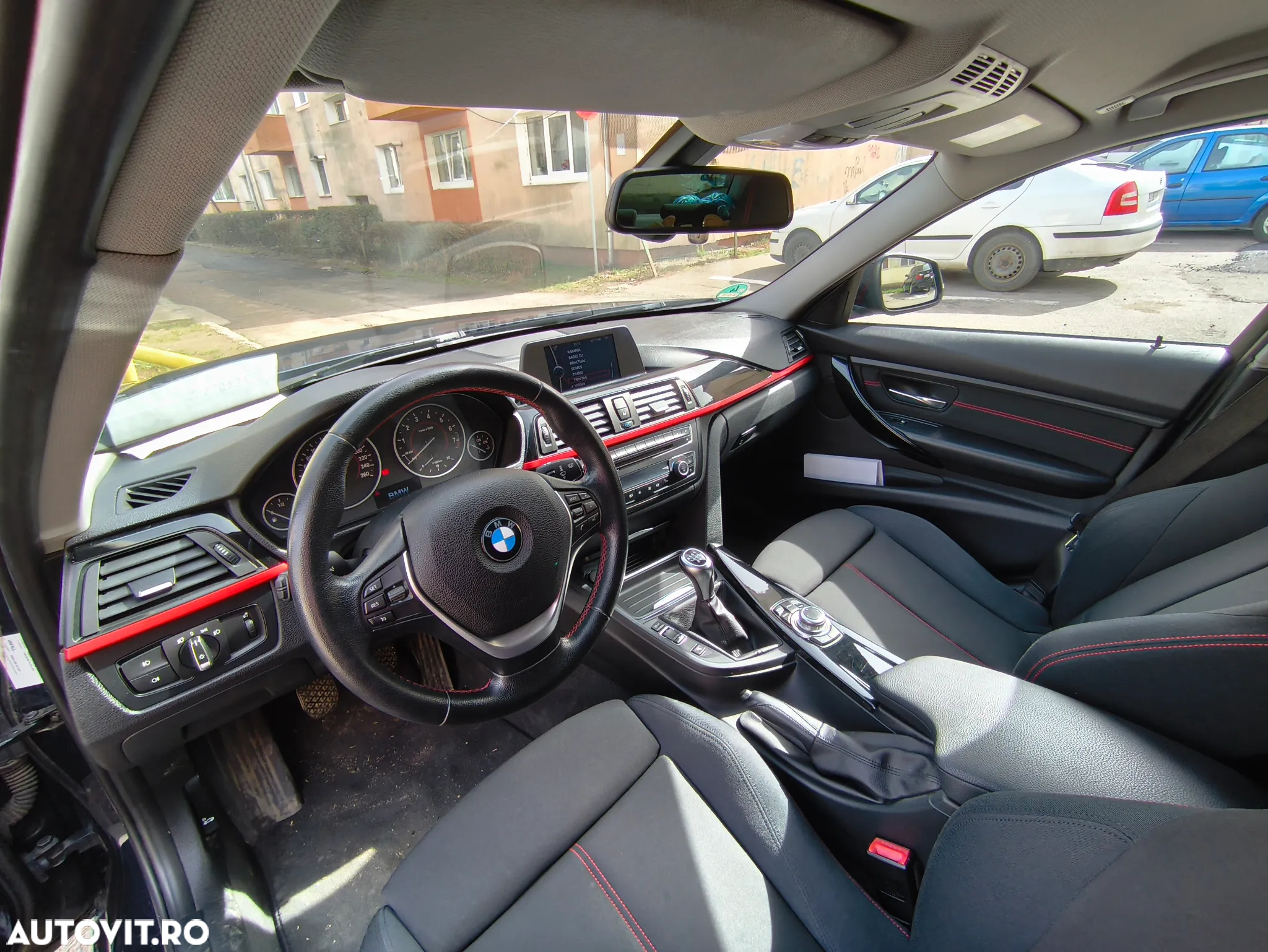 BMW Seria 3 328i Sport Line - 13
