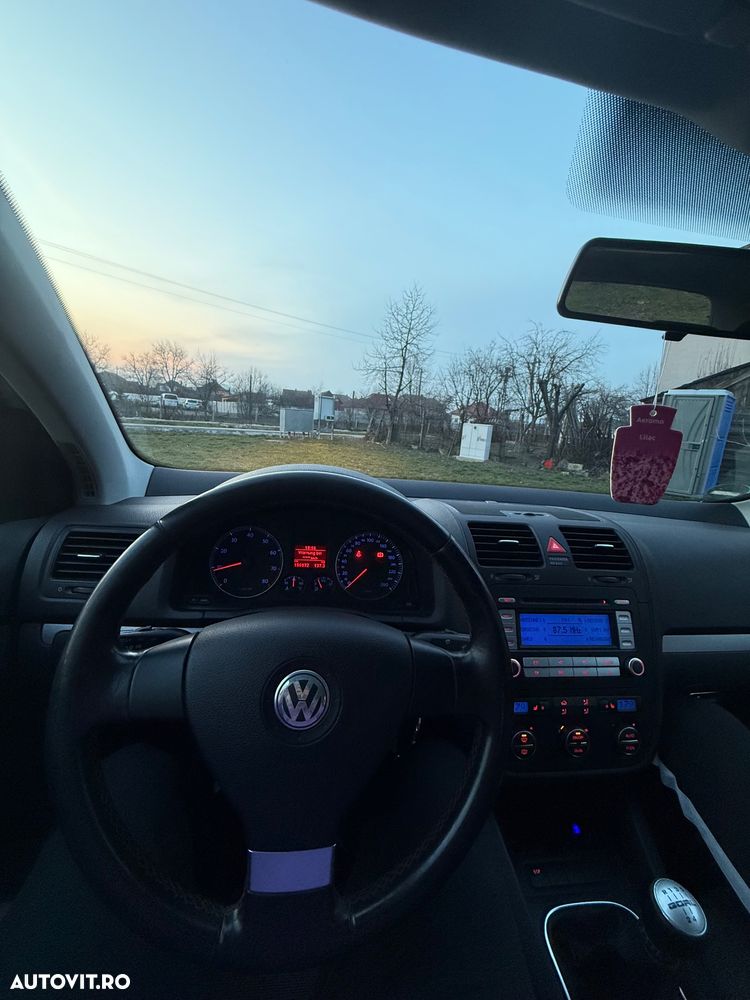 Volkswagen Golf - 9