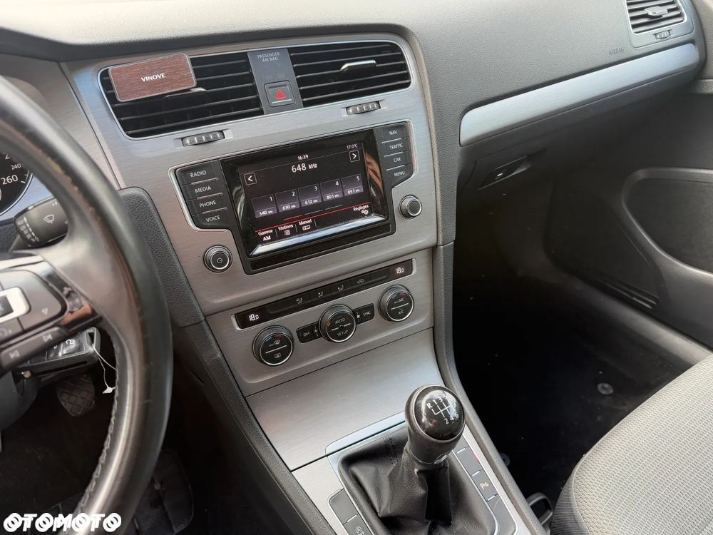 Volkswagen Golf - 15