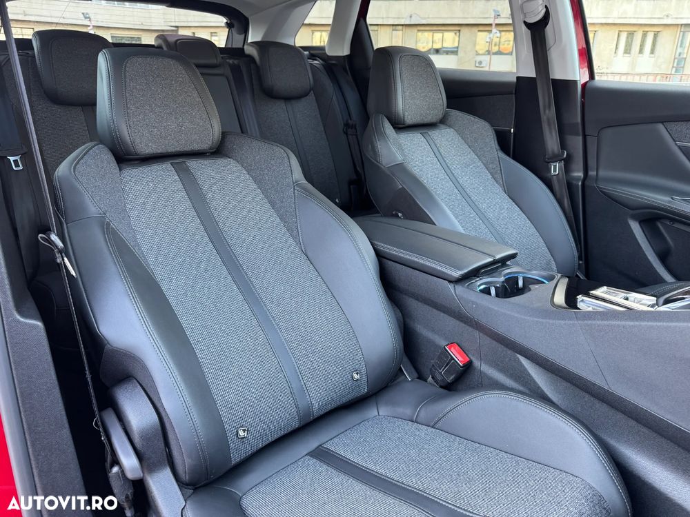 Peugeot 3008 Plug-In Hybrid 225 e-EAT8 Allure Pack - 24