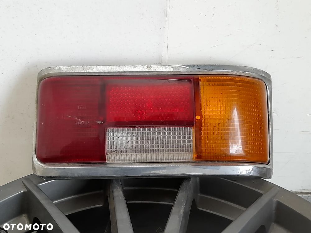 Lampa prawy tył Mercedes W114 W115 Mercedes-Benz K33360 - 1