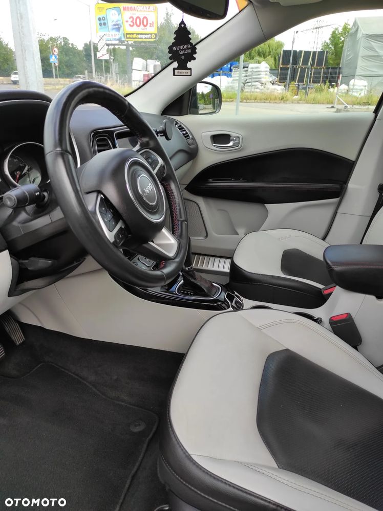 Jeep Compass - 10