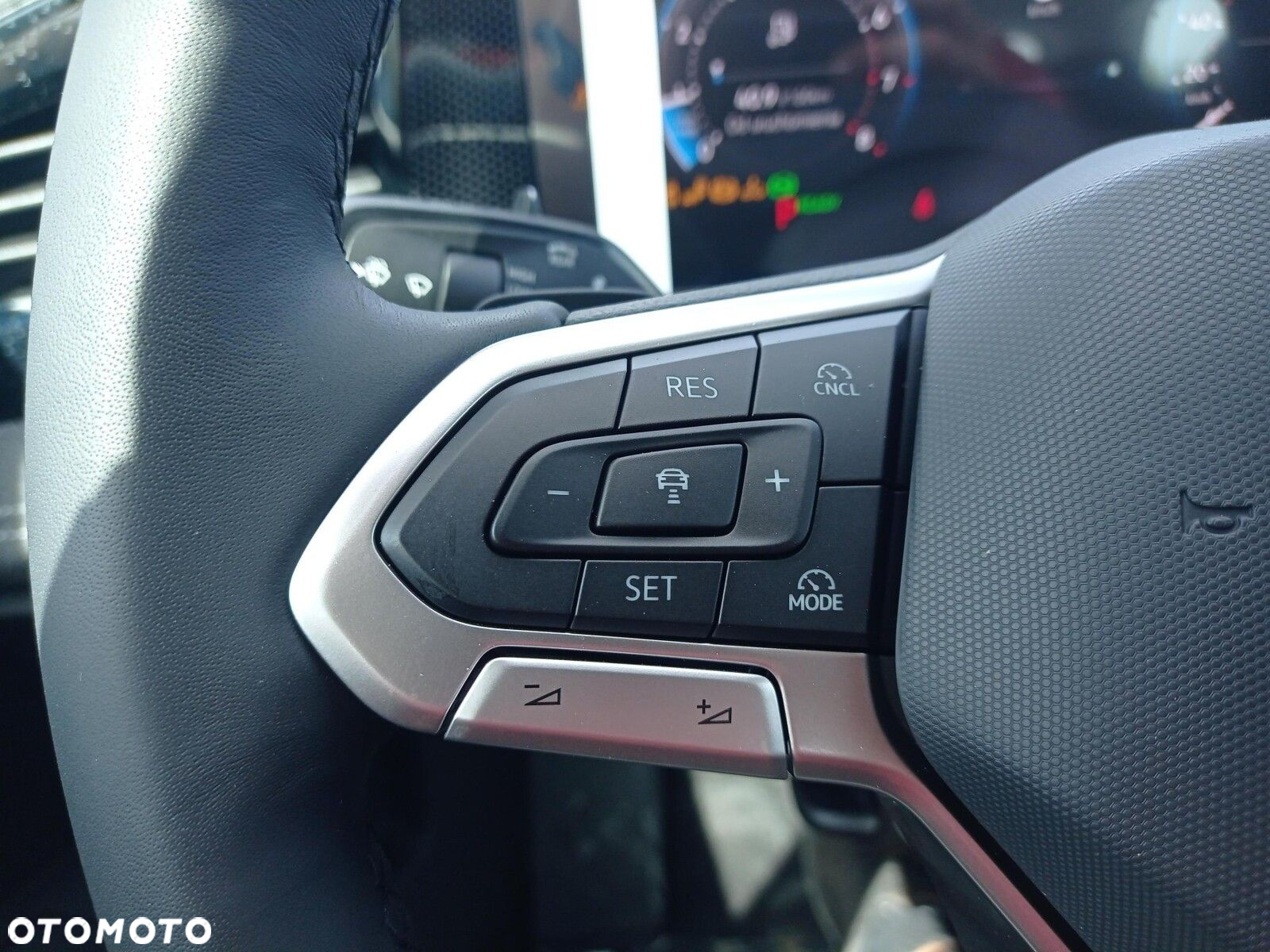 Volkswagen Passat - 25