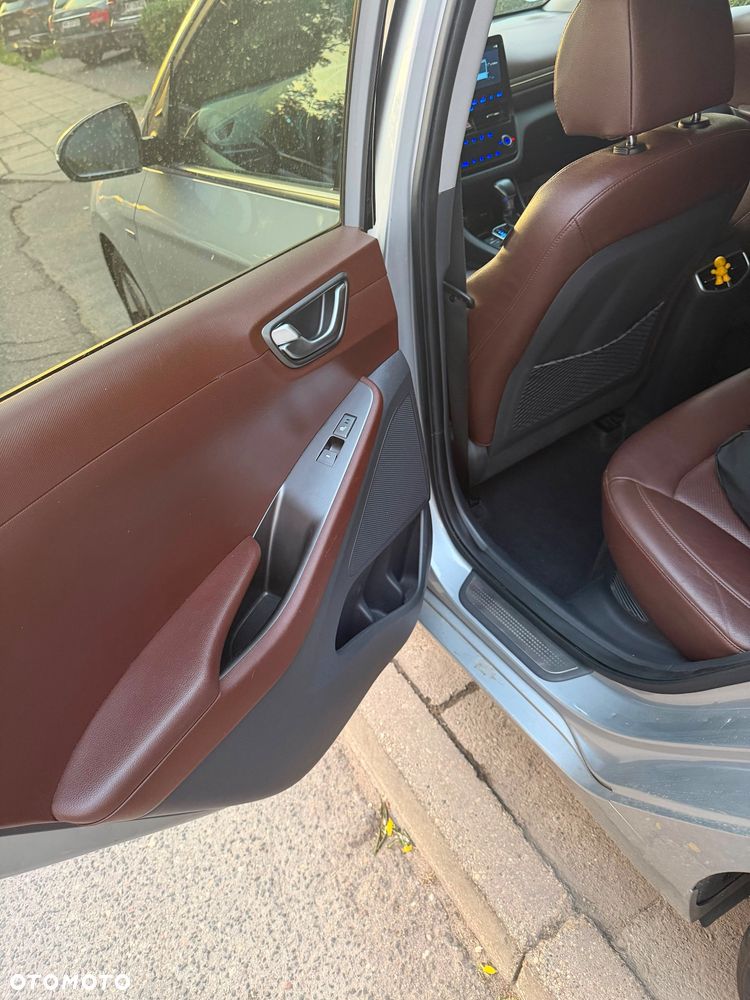 Hyundai IONIQ Hybrid Platinum - 9