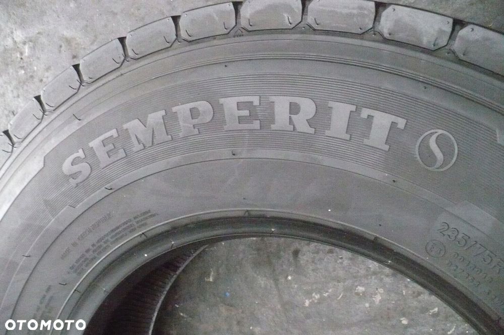 SEMPERIT Runner D2 235/75R17,5 11mm 2021 - 4