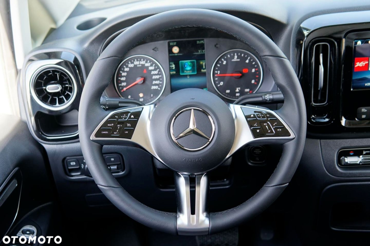 Mercedes-Benz VITO - 14