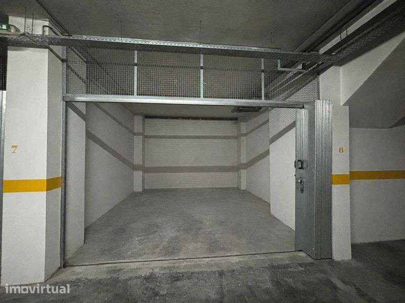 Alugo garagem na Costa Guimarães, Rua das Tumbas, 4810-045 Guimarães