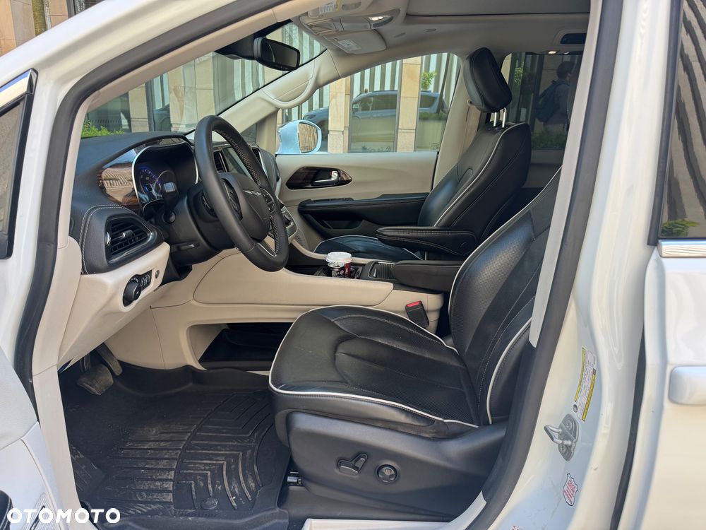 Chrysler Pacifica - 19