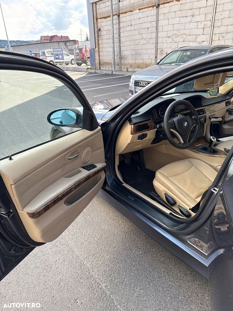 BMW Seria 3 320d - 12