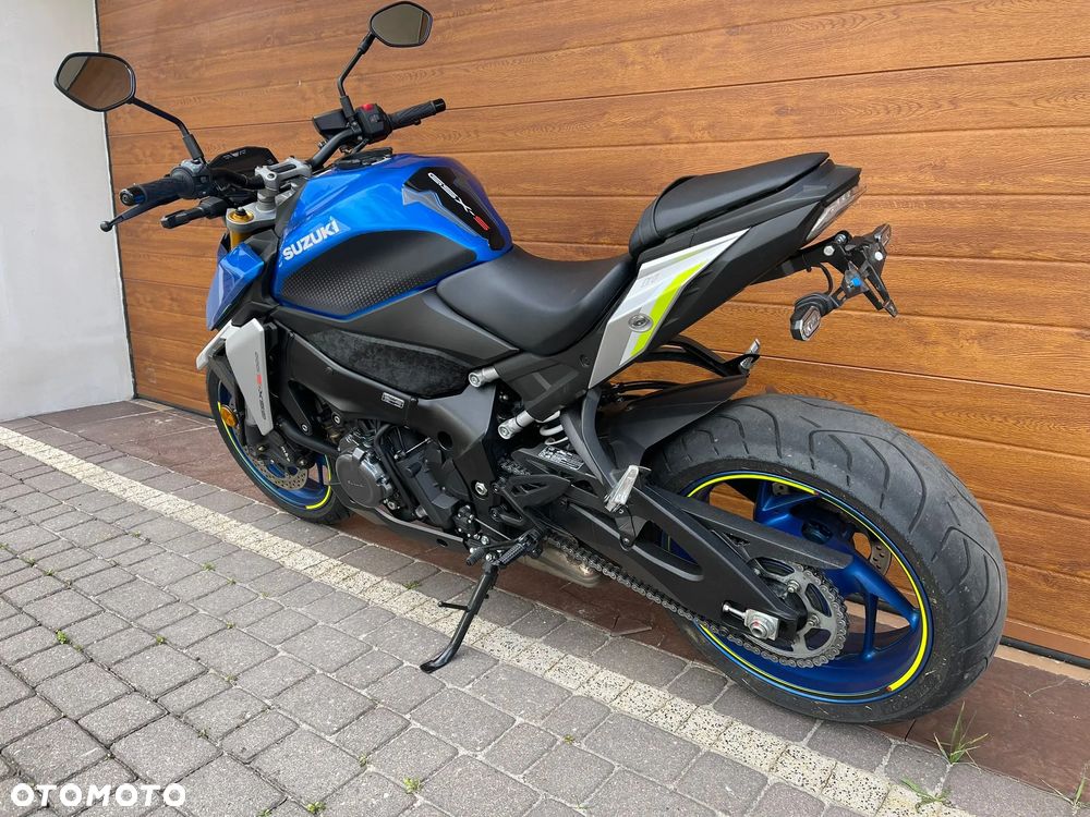 Suzuki GSX 1000 - 12
