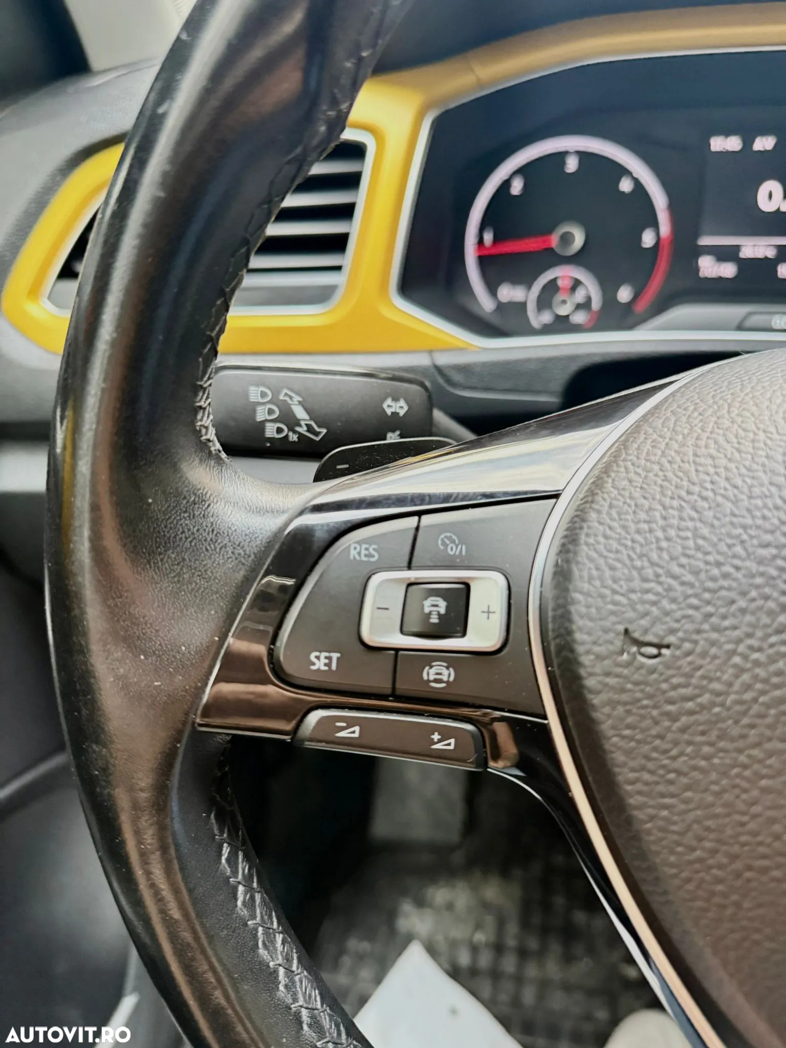 Volkswagen T-ROC 2.0 TDI 4Mot DSG Design - 3