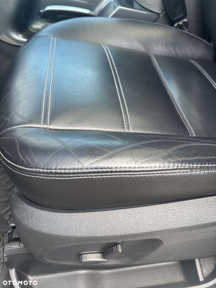 Ford Kuga 2.5 4x4 Titanium - 12