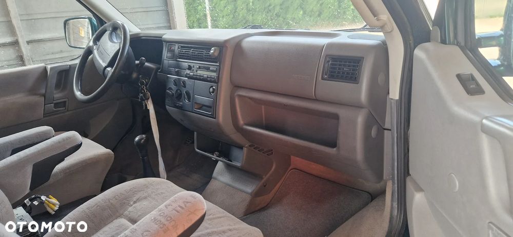 Volkswagen Multivan - 8