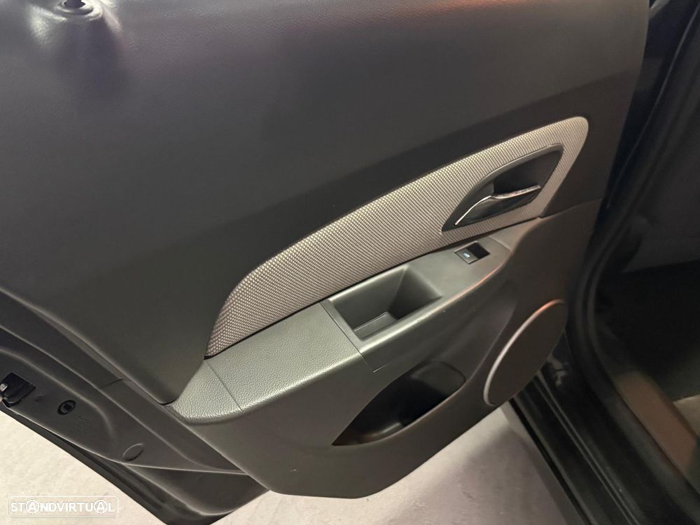 Chevrolet Cruze 1.6 LS - 17