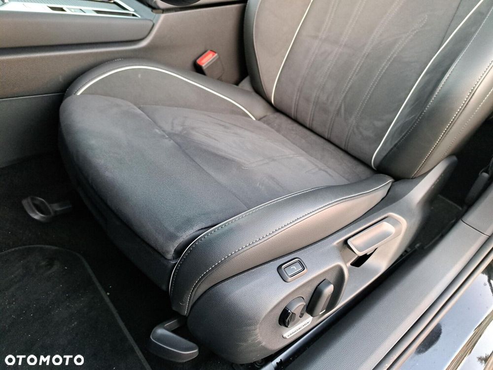 Volkswagen Passat - 12