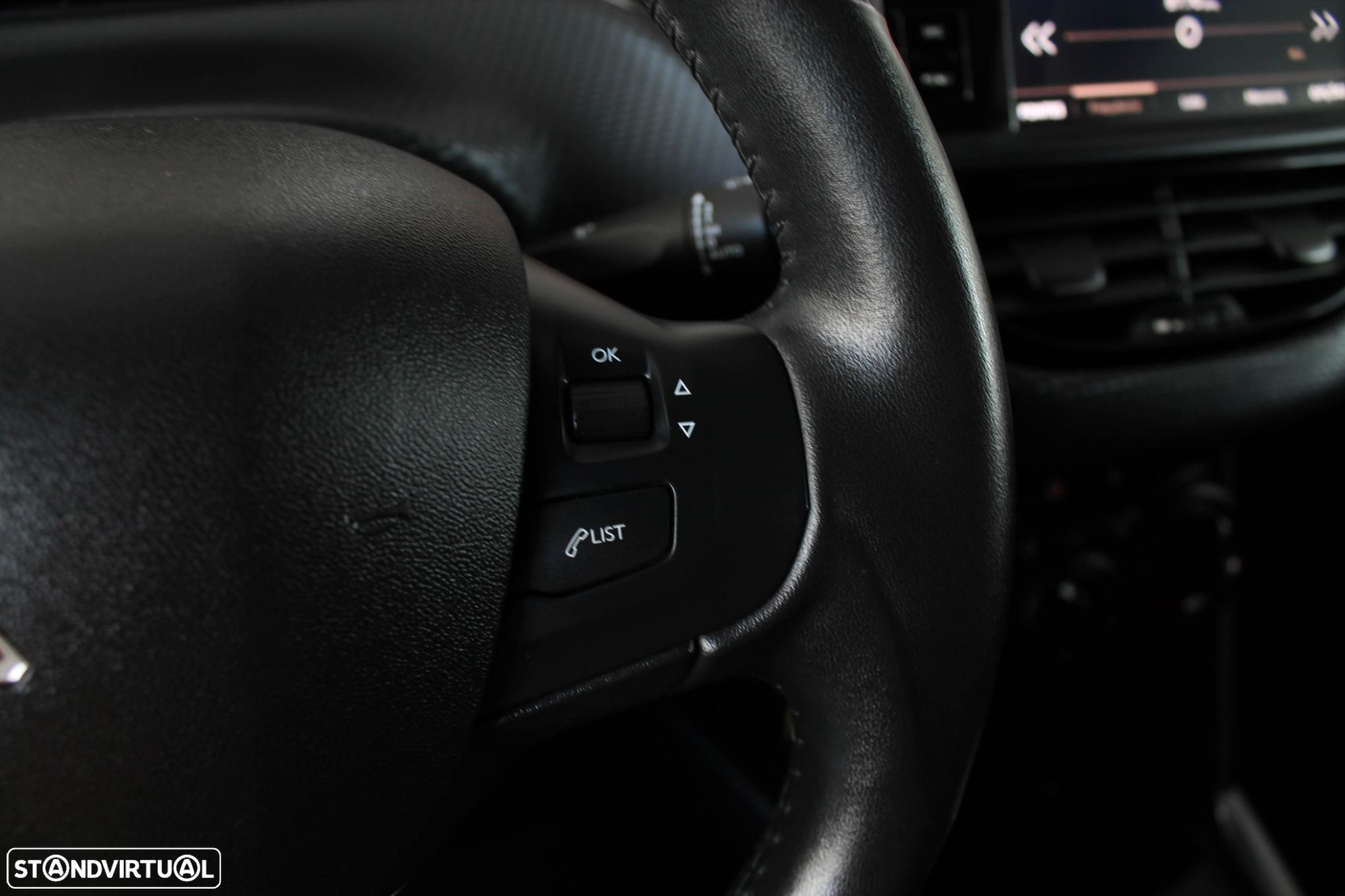 Peugeot 2008 1.5 BlueHDi Style - 25